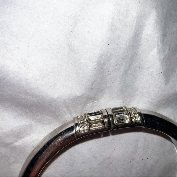 MICHAEL KORS Magnetic Silver Tone Crystal Diamond Pave Bangle Bracelet Gorgeous! - Picture 8 of 8